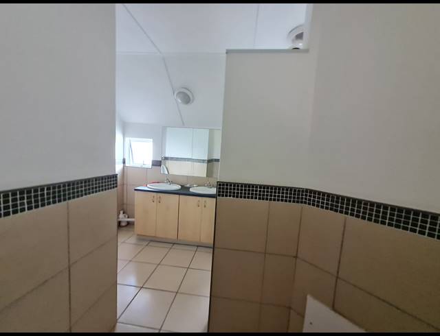 589M² OFFICE TO LET IN MORNINGSIDE